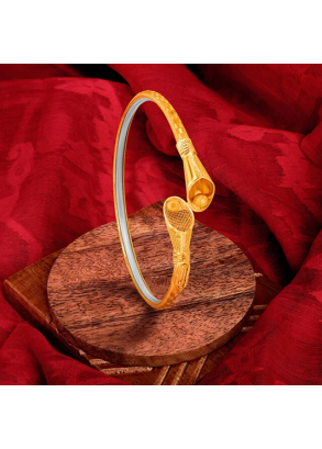 Captivating Gold Bangle